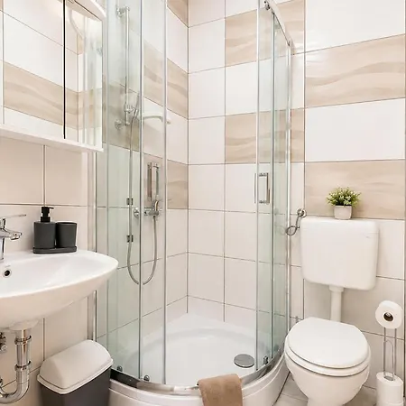 3 Bedroom Beautiful In Appartement