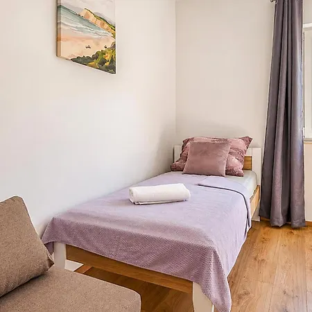 3 Bedroom Beautiful In Appartement